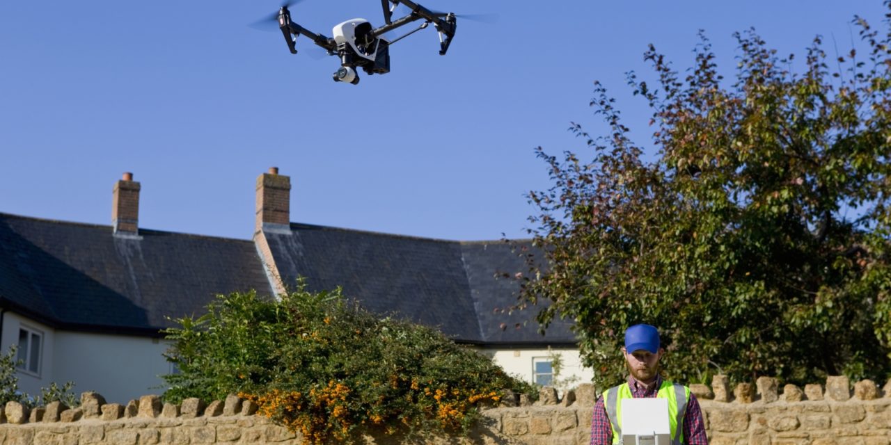 Immobilier : acheter un drone ou travailler avec un pilote professionnel ?